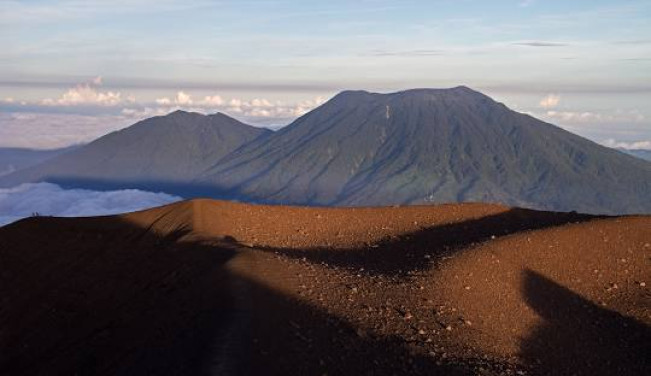 Sejarah Letusan Gunung Marapi di Sumatera Barat: Lebih dari 50 Kali Sejak Abad ke-19